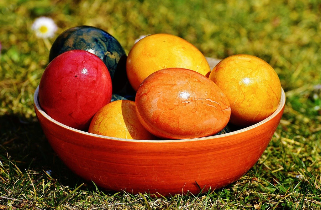 How to Make Natural Dyed Easter Eggs