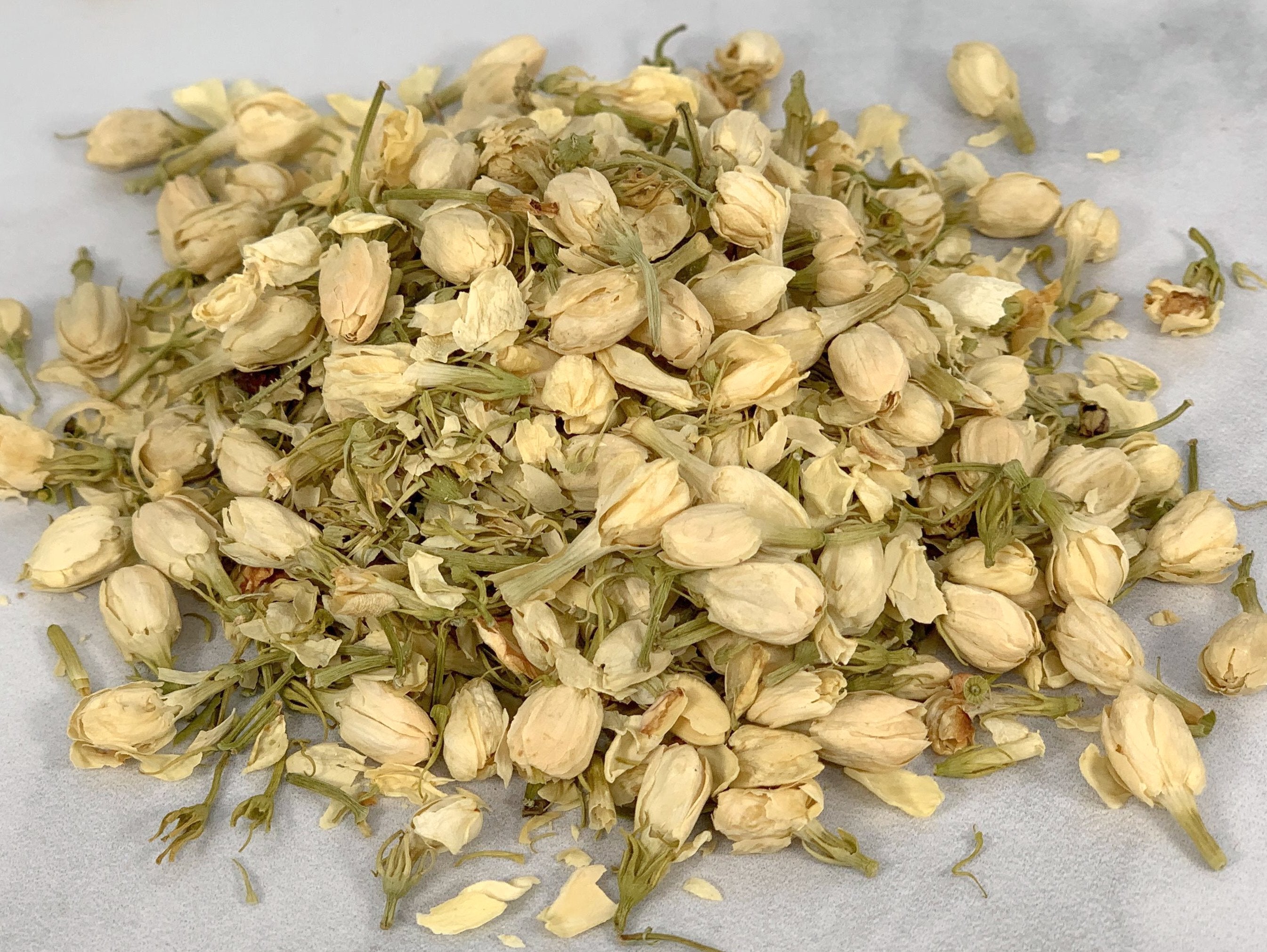 NY SPICE SHOP Jasmine Dried Flowers - Fresh Edible Flower For Drinks -  Lotus Root Flowering Tea (4 Ounces)